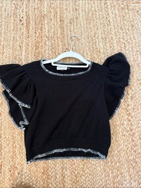 vestique Black Knit Top with White Contrast Trim